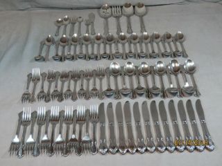 70 Pc Oneida Deluxe Stainless Chateau Flatware 12 Place Settings,  Serving