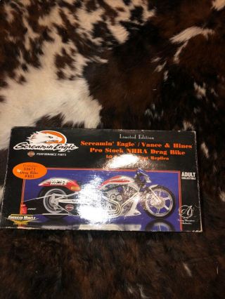 Harley - Davidson Screamin Eagle Vance And Hines Pro Stock Drag Bike 1:9