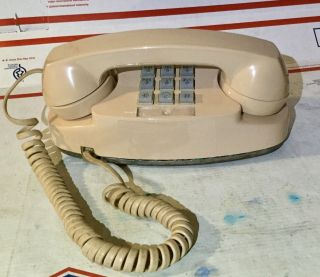 Vintage Beige Touch Tone Princess Bell Telephone 2702bm