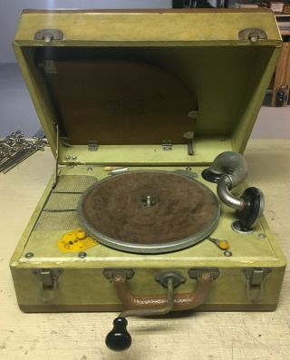 Antique Birch Model 33 Portable Wind Up Phonograph