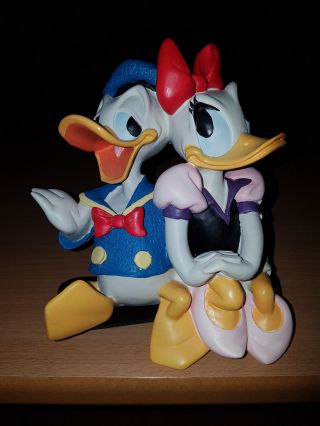 Extremely Rare Walt Disney Donald Duck With Daisy Sitting Together Fig Statue