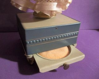 C 1940 ' s BOUDOIR DOLL POWDER BOX antique FIGURAL LADY VANITY CASE vtg music box 5