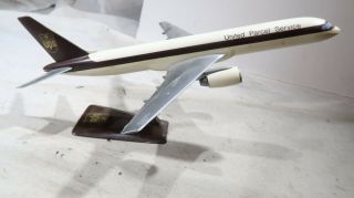 G Ups United Parcel Services Boeing 737 Airplane 7.  5 Inch Wingspan