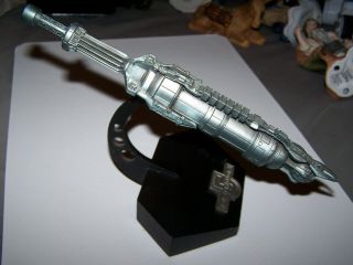 Babylon 5 Heavy Pewter Space Ship With Wood Display 9 1/2  Long Warner Brothers