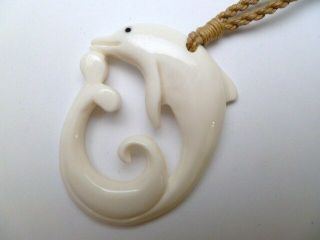 Hawaiian Hawaii Jewelry Dolphin Bone Carved Pendant Necklace/choker 35149
