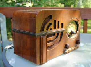 Vintage Tube Wood Radio - Clinton 127 -