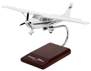 Cessna 206 Stationair Desk Top Display 1/32 Model Private Aircraft Airplane