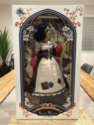 Disney Store 2017 Snow White Limited Edition Doll 17 Inch Le