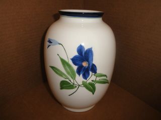 Tiffany & Co Este Ceramiche Made in Italy Vase Blue Flowers Clematis - 8 Inches 2