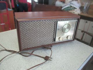 Vintage Zenith Table Top Tube Radio M730 Am/fm -