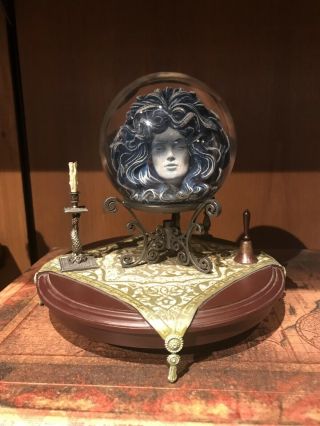 ‘19 Disney Parks Haunted Mansion Madame Leota Crystal Ball Room Figurine Figure