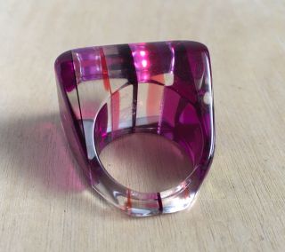 NOS 1960s Vintage Purple Pink Striped Chunky Lucite Ring Made in Japan Size 8.  5 3