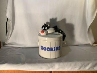 Vintage 1994 Looney Toons Sylvester The Cat Cookie Jar.