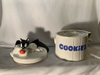 Vintage 1994 Looney Toons Sylvester The Cat Cookie Jar. 3