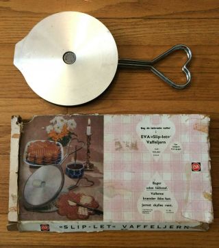 Vintage Eva Norway Stove Top Waffle Iron Pizelle Maker Heart Handle Box