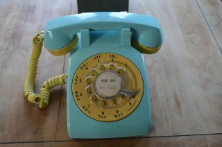 Vintage Western Electric Rotary Dial Phone 500dm Bell System Blue/yellow