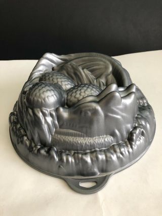 Sleeping Dragon Nest Eggs Bundt Cake Pan Thinkgeek Game Of Thrones D&d 10 Cups