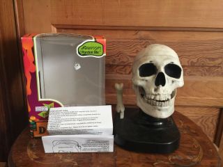 2001 Holiday Creations Halloween Burping Skull Candy Dispenser