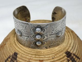 Big Vintage 1930 Navajo Native American Indian Silver Ladies Cuff Bracelet