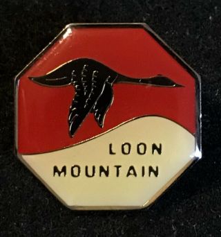 Loon Mountain Resort Skiing Ski Pin Hampshire Travel Souvenir