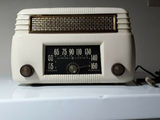 Vintage G.  E.  Bakelite Tube Radio Model 201