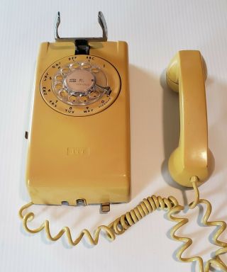 Vintage 1978 Yellow Itt Wall Mount Rotary Phone.  Pre - Owned.