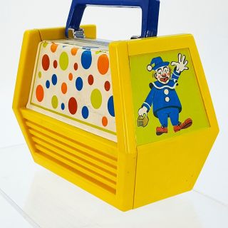 Vintage 60 ' s Goodwin Solid State Kid ' s AM Radio Hobo Clown Yellow Lunchbox Shape 5