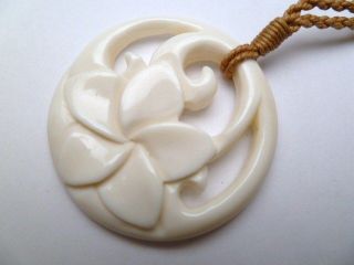 Hawaii Jewelry Flower Buffalo Bone Carved Pendant Necklace/choker 35369
