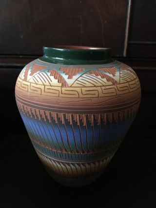 Native American Navajo Art Pottery Etched Feather Vase - Signed Sam Dine ‘08