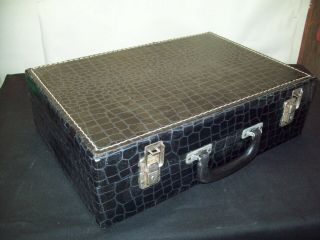 Vintage simulated crock skin 8 track tape storage case holds 30 tapes 2