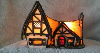 Disney Snow White Seven Dwarfs Lighted Cottage Forma Vitrum Village