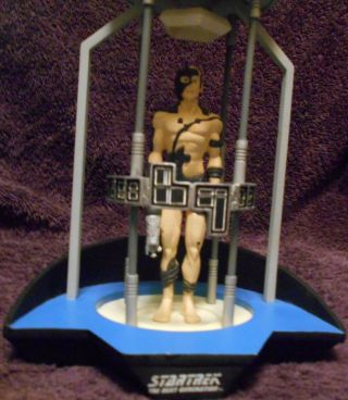 EXTREMELY RARE ' Locutus of Borg ' COLD CAST RESIN DIORAMA by Applause 6