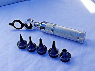 Vintage Welch Allyn Otoscope With Rechargable Battery And 5 Speculums