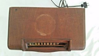 Westinghouse 1941 Model WR - 12X3 Vintage Table Radio 5