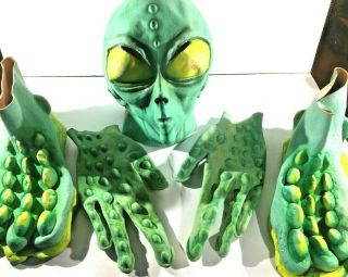 Alien Costume: Mask,  Hands & Feet Halloween Ufo Cosplay Extraterrestrial Area 51