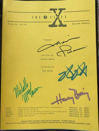 The X - Files Autographed Vienen Script