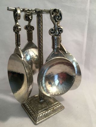 Crosby And Taylor Pewter Vineyard Measuring Cups W Counter Post Stand