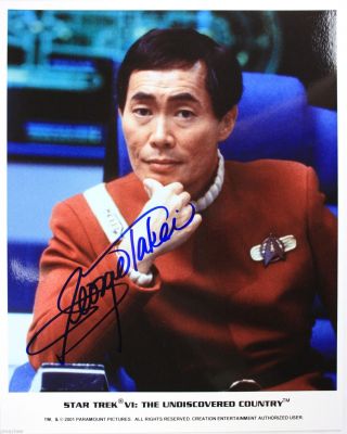 Autographed 8x10 - George Takei As Sulu In Star Trek Vi The Undiscovered Country