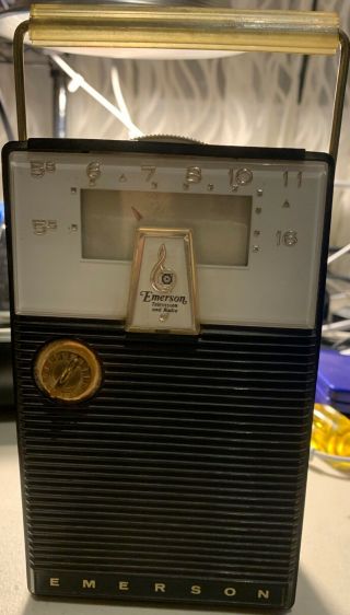 Vintage 1960’s Emerson Model 988 " Rambler " Am Transistor Radio