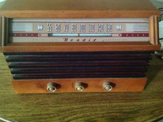 Vintage Old Wood Antique Tube Radio Bendix Model 301 Radio.