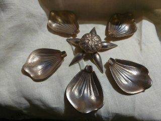 Spoon Rests VTG MCM 1960 ' s Removable Flower Petals Gold Tone Metal Lotus Ashtray 3