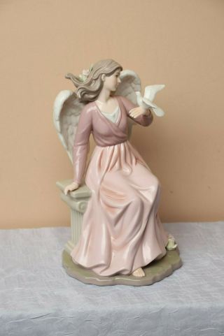 Grandeur Noel Collectors Edition 2001 Porcelain Angel With Dove