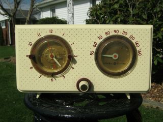 Vintage Ge General Electric Tube Clock Radio Model 564