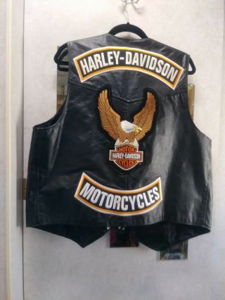 Men’s Black Leather Motorcycle Vest With Harley Davidson Patches Xl
