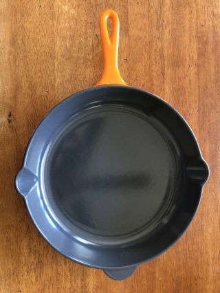 Le Creuset Orange Enamel Cast Iron Skillet Frying Pan Double Pour 9” Pre - Owned