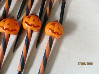 Vtg Pumpkin Solar Halloween Stake Lights Set Of 29 Pathway Jack O Lanterns Heads