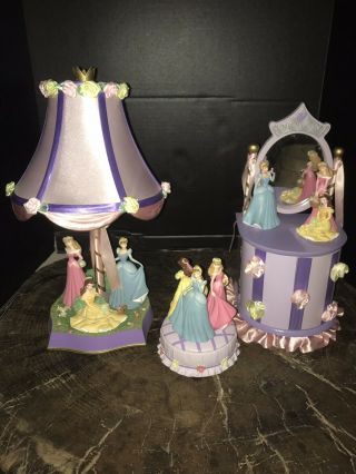 Disney Princess’s Cinderella Belle Aurora In The Garden Lamp Jewelry Music Box