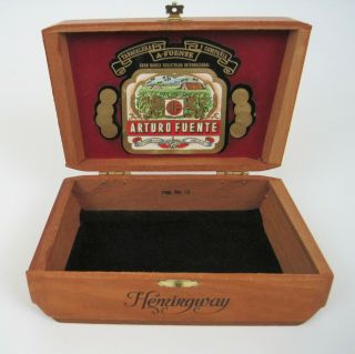 Arturo Fuente Short Story Wood Cigar Box With Clasp Hand Made Dominican Republic