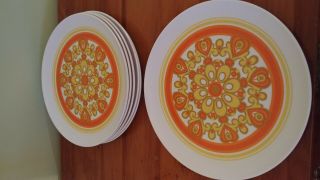 VINTAGE Mid - century Modern Plastic Plates Orange Yellow Set of 6 Mandala 2