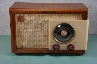 Old General Electric 2 Band Wood Tube Radio